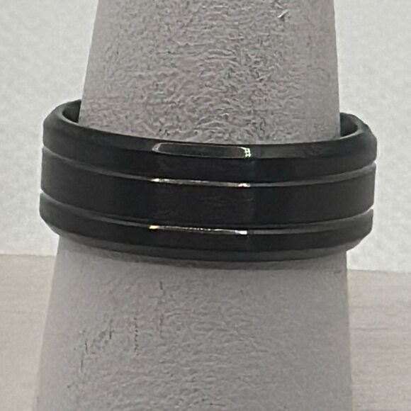 Brand New!! Size 14 Titanium plated beveled edge band, ring - Picture 2 of 4